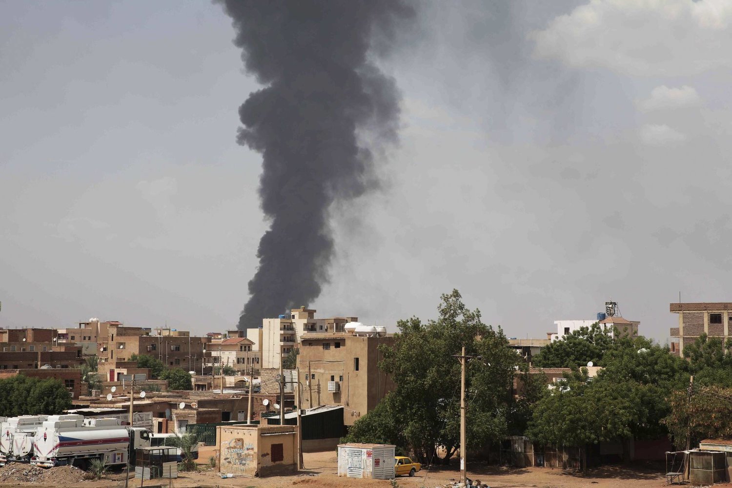 "الدعم السريع" يستهدف مطار عطبرة والجيش السوداني يرد بقصف تجمعاتهم